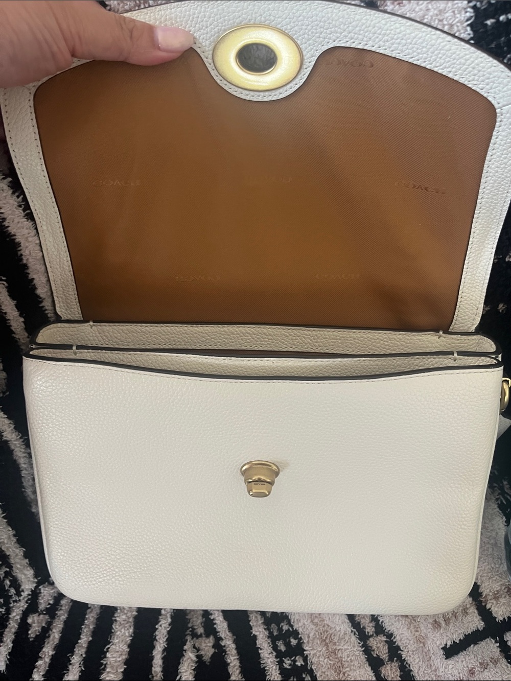 Coach Cream Leather Top-Handle Satchel with Gold Hardware - Picture 3 of 13